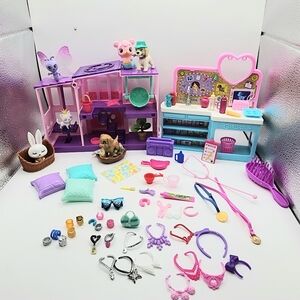 Barbie Pet Vet Table & Dreamhouse Lot Animals Pillows Radio Drinks Accessories
